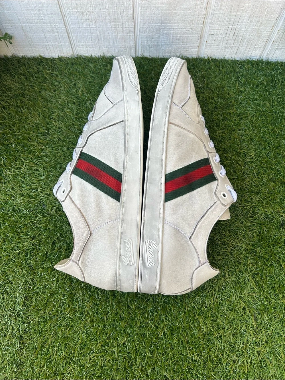 Gucci Men's Stretch low-top sneaker $980 white leather size 12 gently used